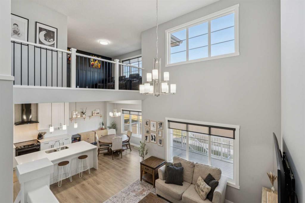 Picture of 504 Creekrun Lane SW, Airdrie Real Estate Listing