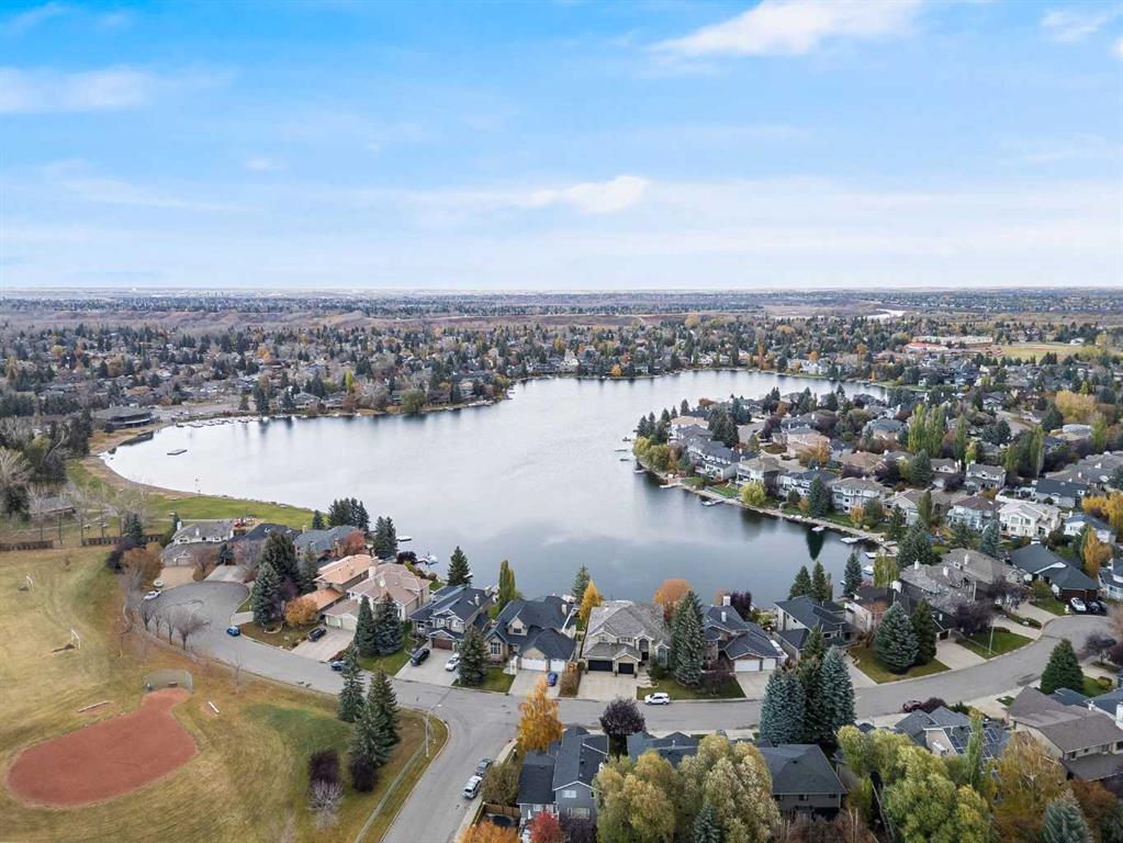 Picture of 399 Sunlake Road SE, Calgary Real Estate Listing