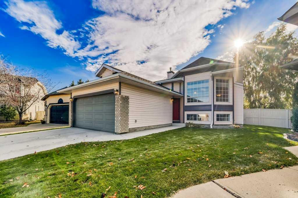 Picture of 222 Diamond Court SE, Calgary Real Estate Listing