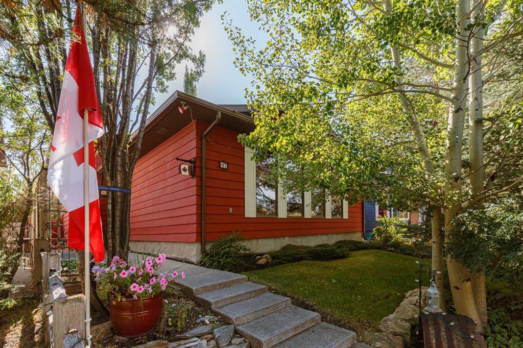 Picture of 47 Woodford Crescent SW, Calgary Real Estate Listing