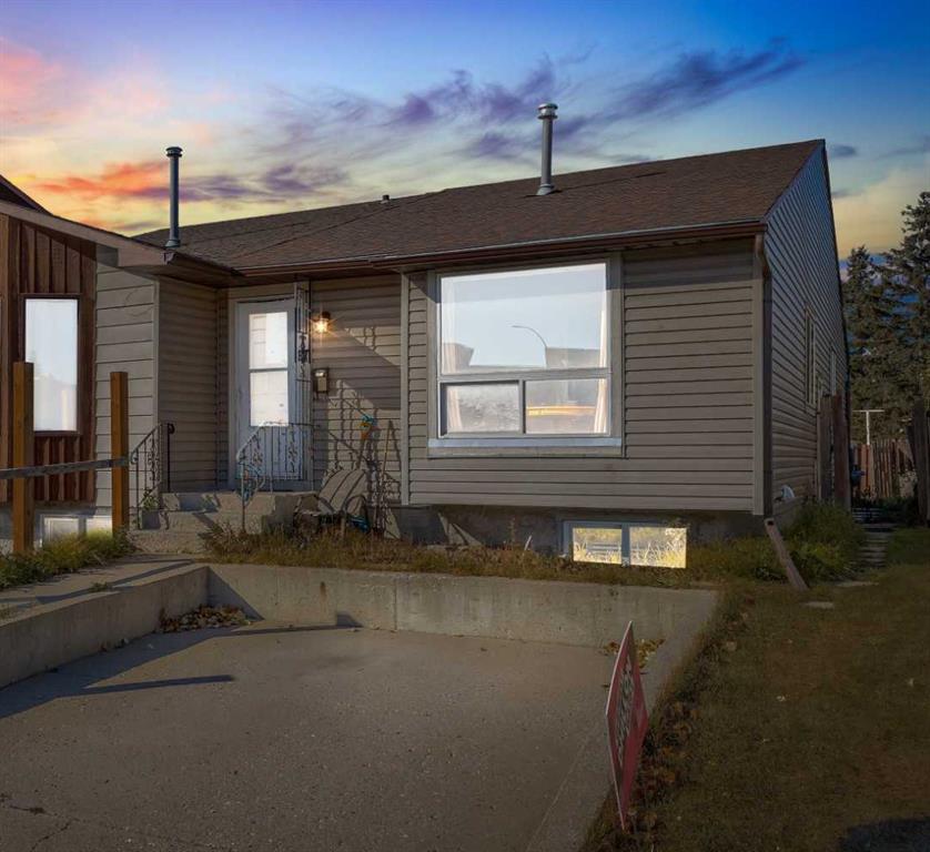 Picture of 7 Castleridge Way NE, Calgary Real Estate Listing