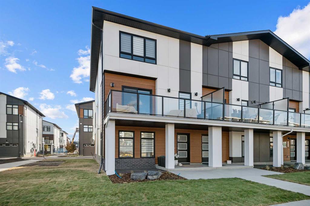 Picture of 8305 8 Avenue SW, Calgary Real Estate Listing