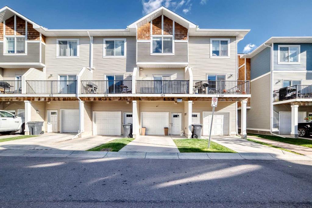 Picture of 129, 2802 Kings Heights Gate SE, Airdrie Real Estate Listing