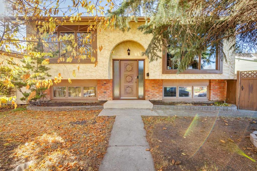 Picture of 150 Midcrest Crescent SE, Calgary Real Estate Listing