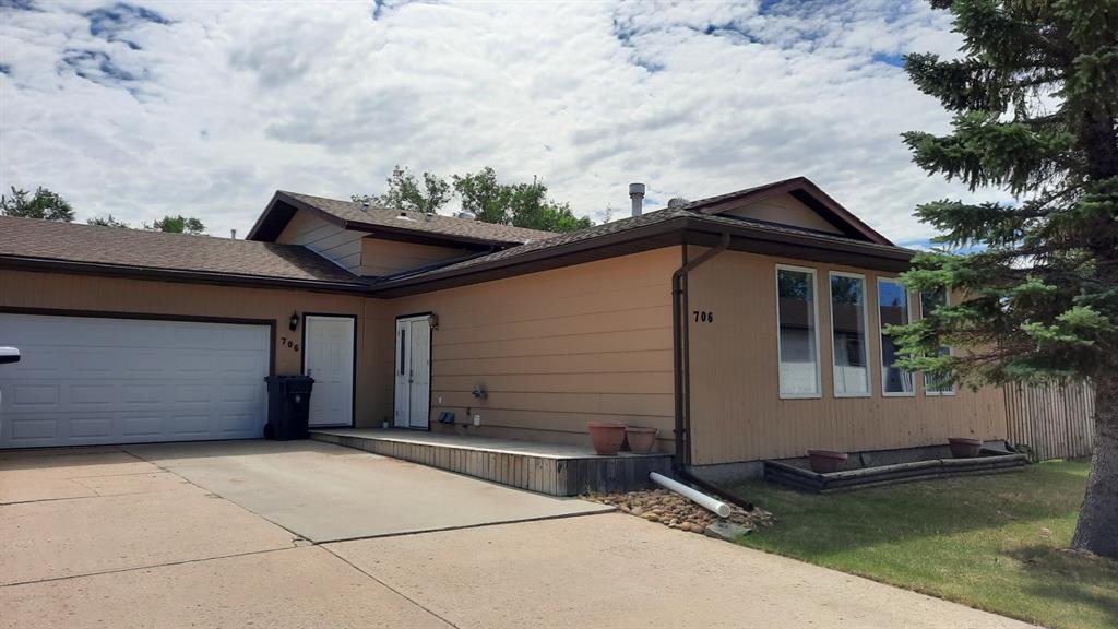 Picture of 706 Bankview Close , Drumheller Real Estate Listing