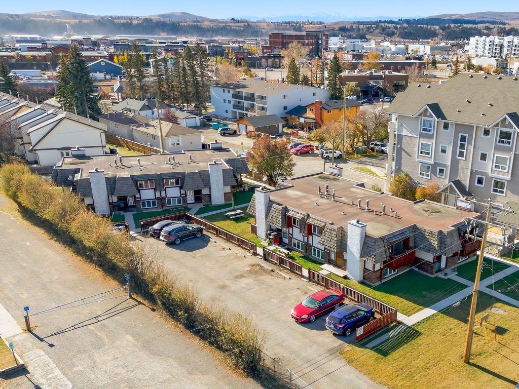 Picture of 121 Powell Street , Cochrane Real Estate Listing