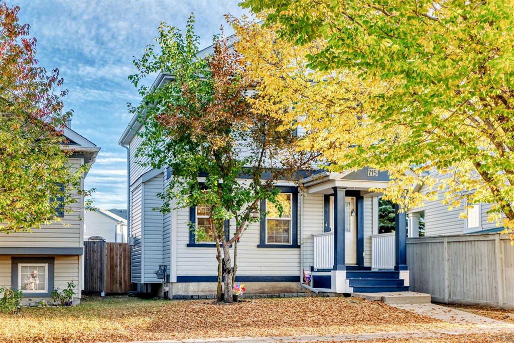 Picture of 715 Copperfield Boulevard SE, Calgary Real Estate Listing