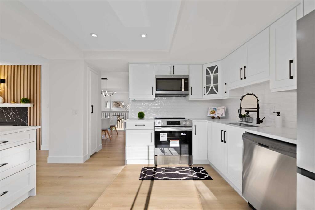 Picture of 26 Glamis Gardens SW, Calgary Real Estate Listing