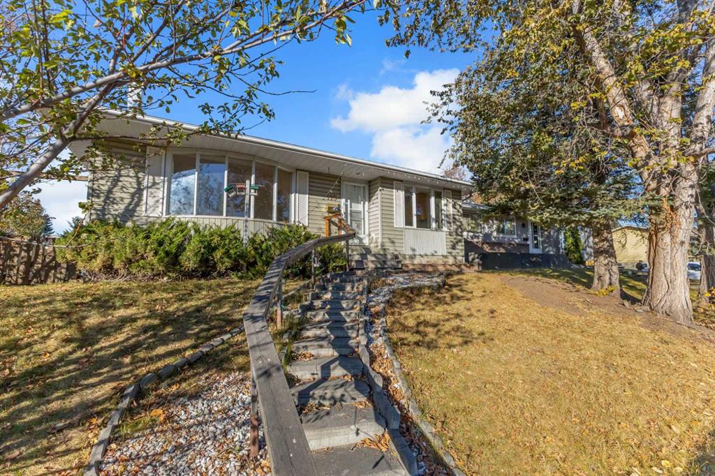 Picture of 119 Whitestone Crescent NE, Calgary Real Estate Listing