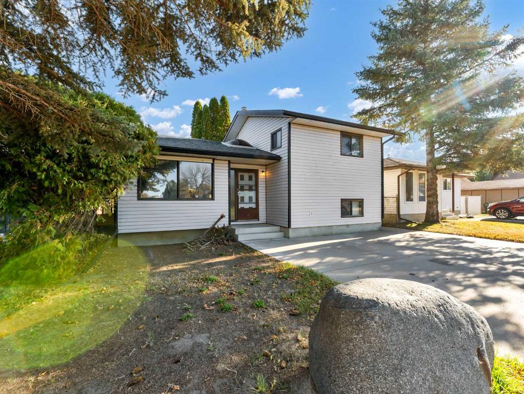 Picture of 35 Strong Avenue SE, Medicine Hat Real Estate Listing