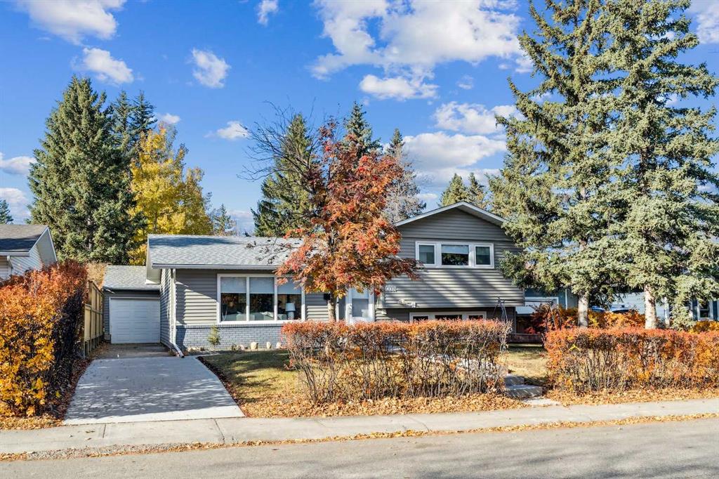 Picture of 9607 Oakhill Drive SW, Calgary Real Estate Listing