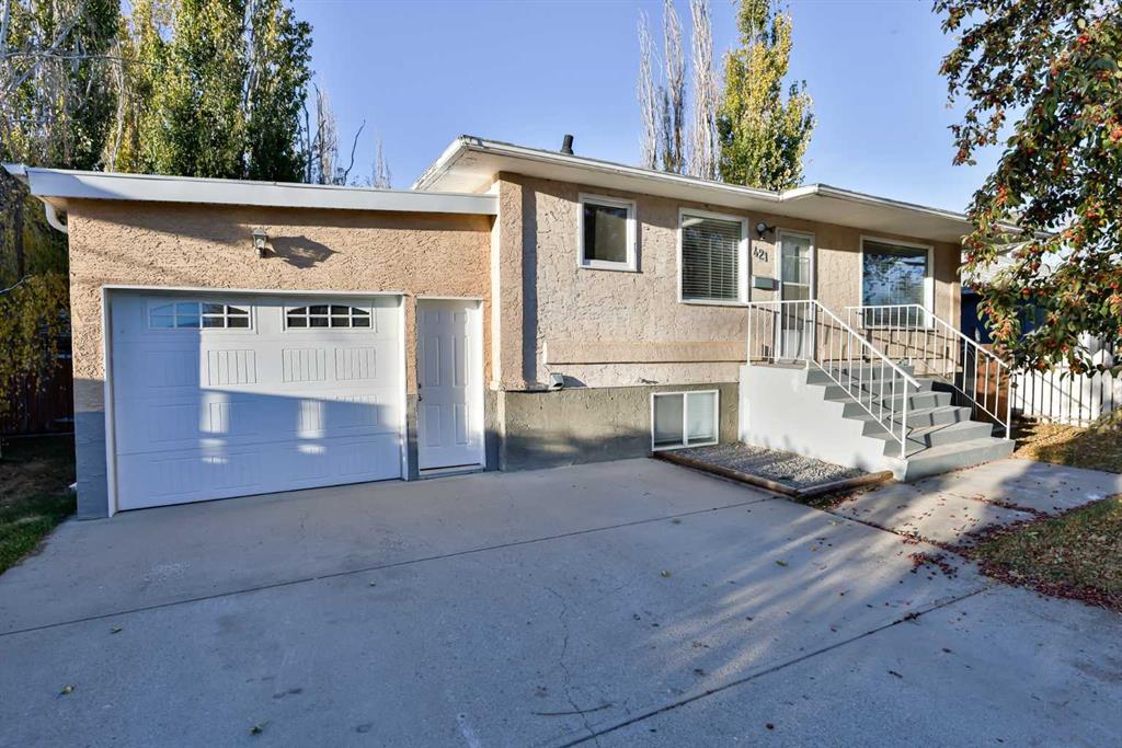 Picture of 421 52 Avenue , Coalhurst Real Estate Listing