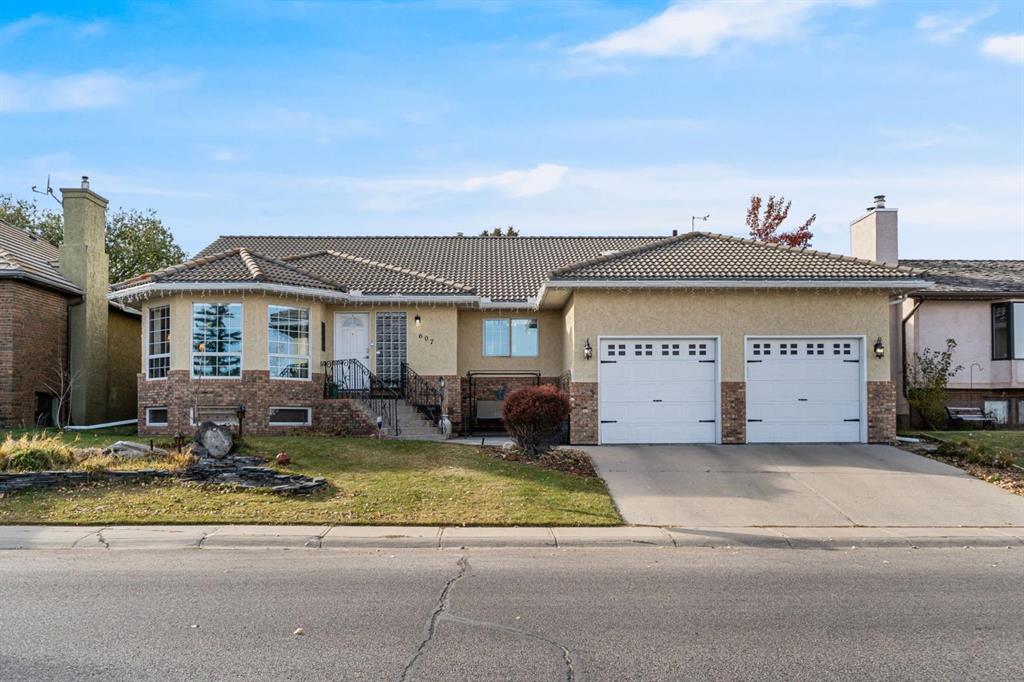 Picture of 607 9 Street SE, High River Real Estate Listing