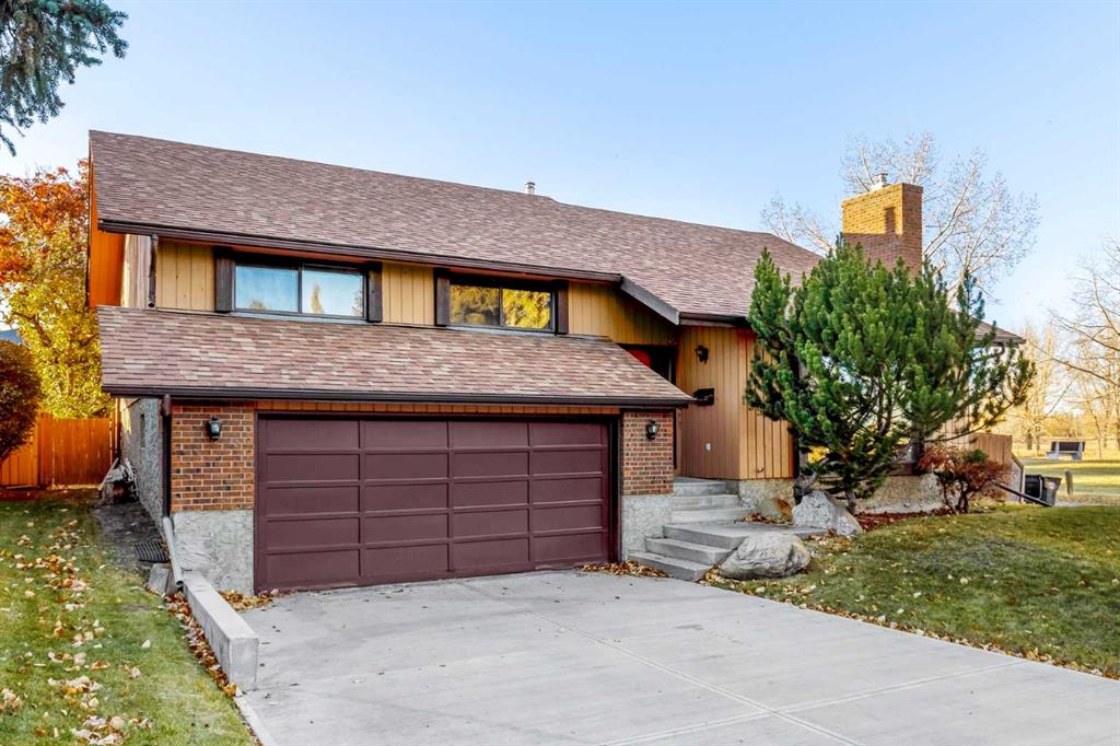 Picture of 135 Oakfern Way SW, Calgary Real Estate Listing