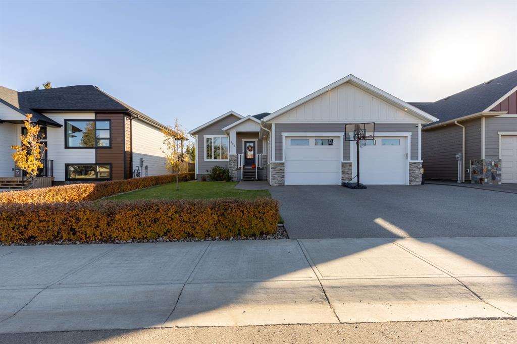 Picture of 803 Gibbons Avenue N, Picture Butte Real Estate Listing