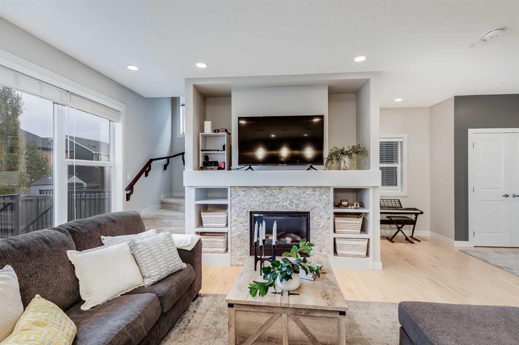 Picture of 1908 Baywater Alley SW, Airdrie Real Estate Listing