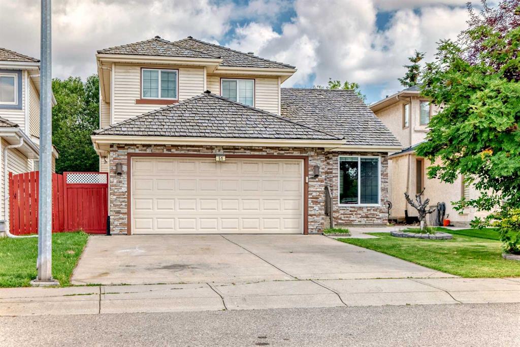 Picture of 51 Douglas Woods Hill SE, Calgary Real Estate Listing