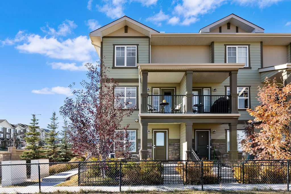 Picture of 111 Evanscrest Gardens NW, Calgary Real Estate Listing