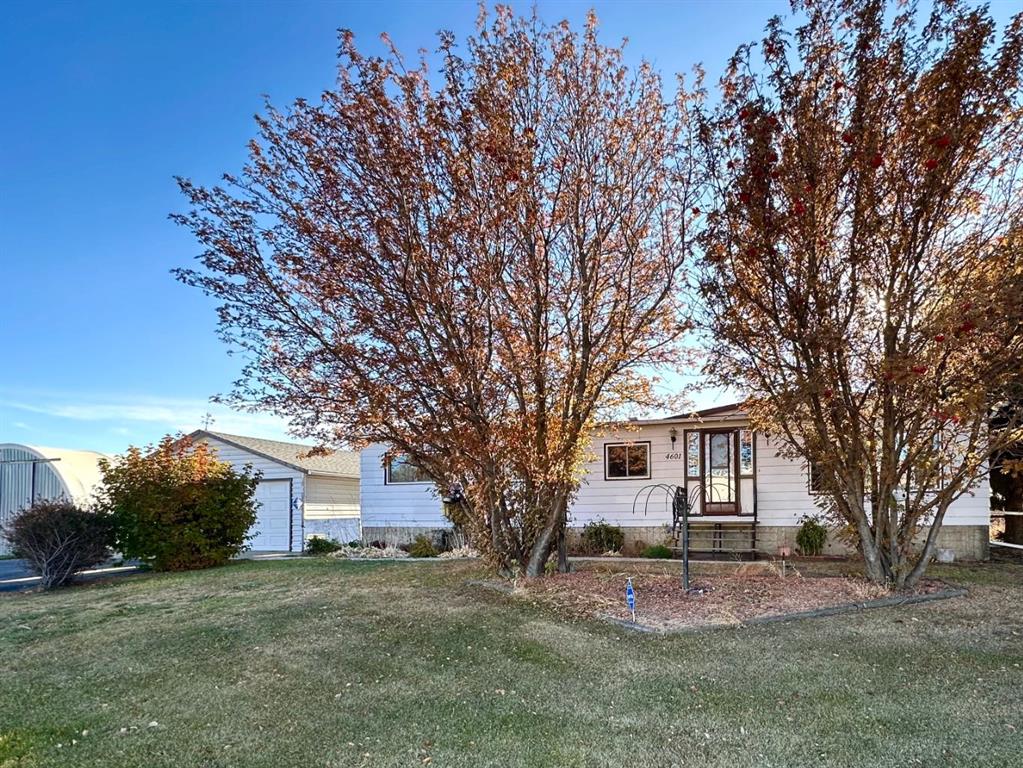 Picture of 4601 50 Avenue , Daysland Real Estate Listing