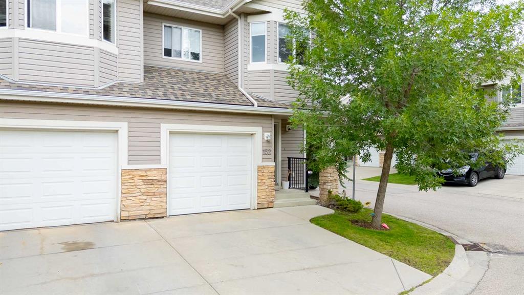 Picture of 152 Royal Oak Gardens NW, Calgary Real Estate Listing