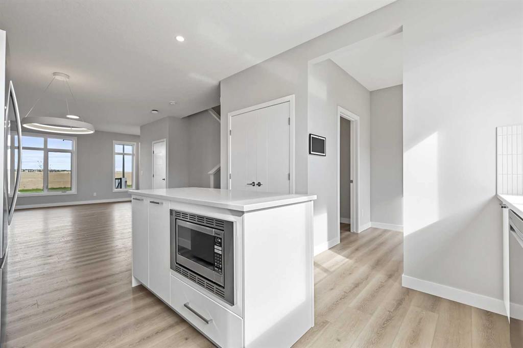 Picture of 7019 Rangeview Avenue SE, Calgary Real Estate Listing