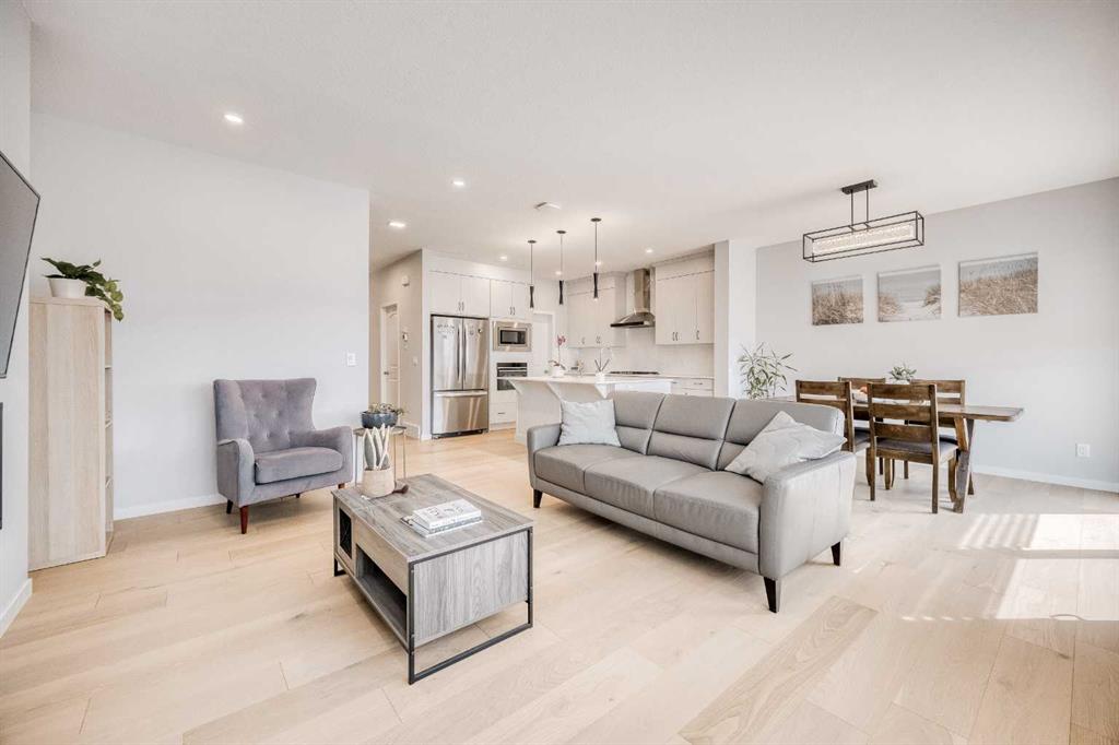 Picture of 156 Ambleside Crescent NW, Calgary Real Estate Listing