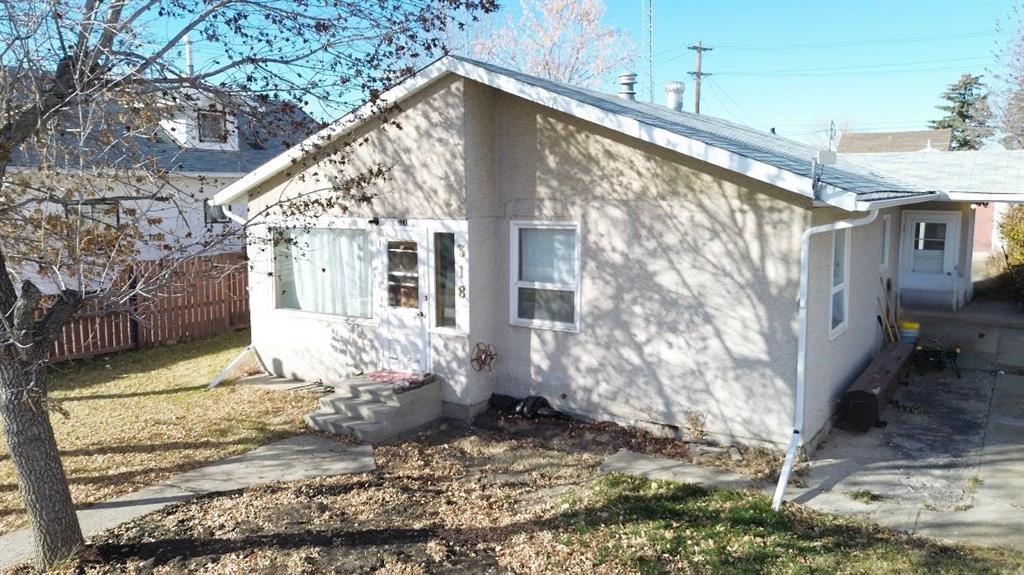 Picture of 318 3 Avenue W, Hanna Real Estate Listing