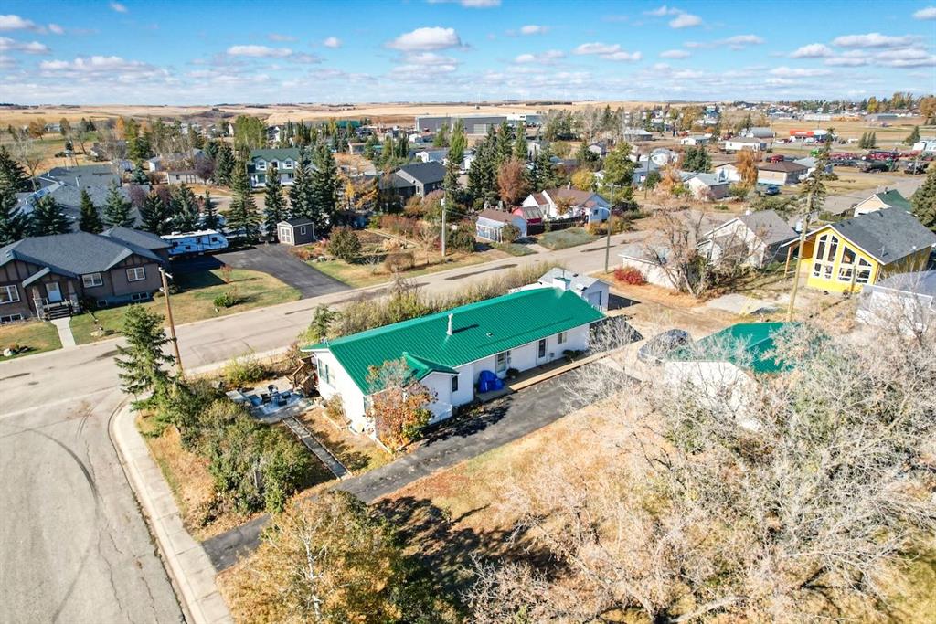 Picture of 302 St Anne\'s Avenue , Trochu Real Estate Listing