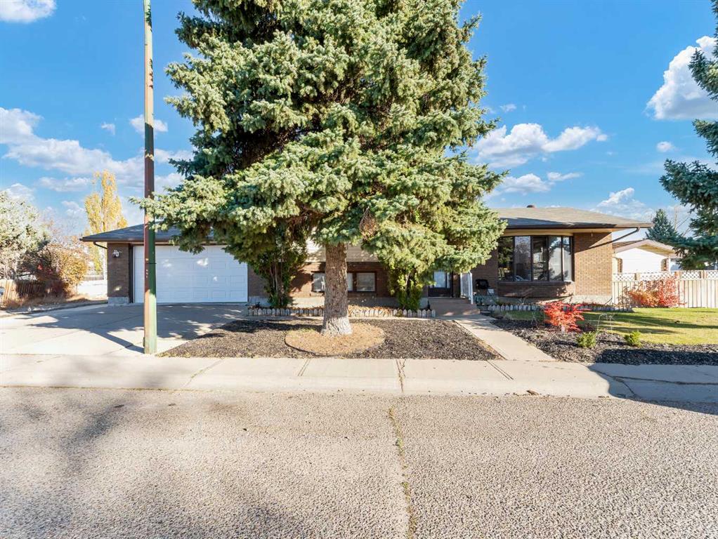 Picture of 35 Rideau Crescent SE, Medicine Hat Real Estate Listing