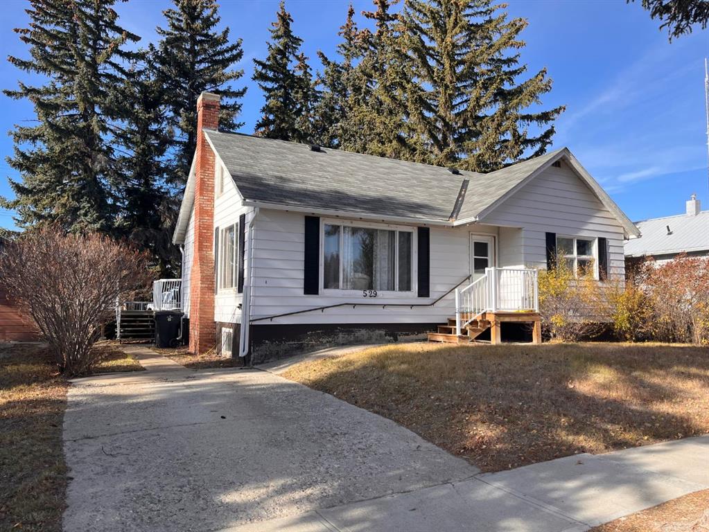 Picture of 529 Main Street , Milk River Real Estate Listing