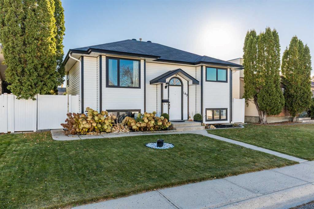 Picture of 143 Stapeford Crescent SE, Medicine Hat Real Estate Listing