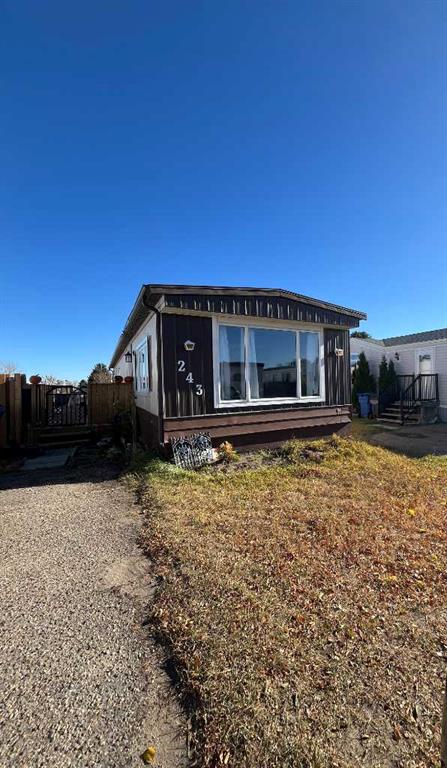 Picture of 243 Fleet Street SW, Medicine Hat Real Estate Listing