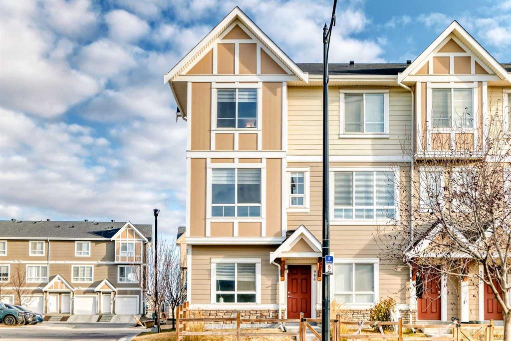 Picture of 986 Sherwood Boulevard NW, Calgary Real Estate Listing