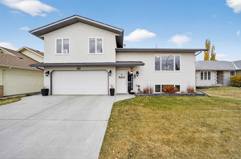 Picture of 225 10 Avenue NE, Sundre Real Estate Listing