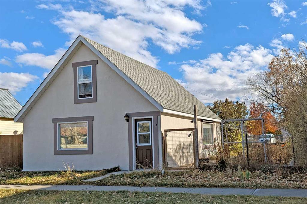 Picture of 119 47 Avenue W, Claresholm Real Estate Listing