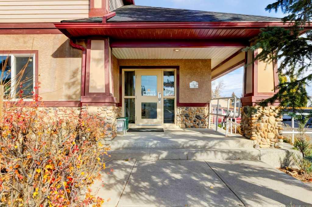 Picture of 17, 170 N Railway Street , Okotoks Real Estate Listing