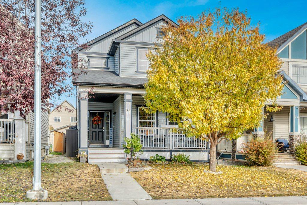 Picture of 32 Copperpond Heights SE, Calgary Real Estate Listing