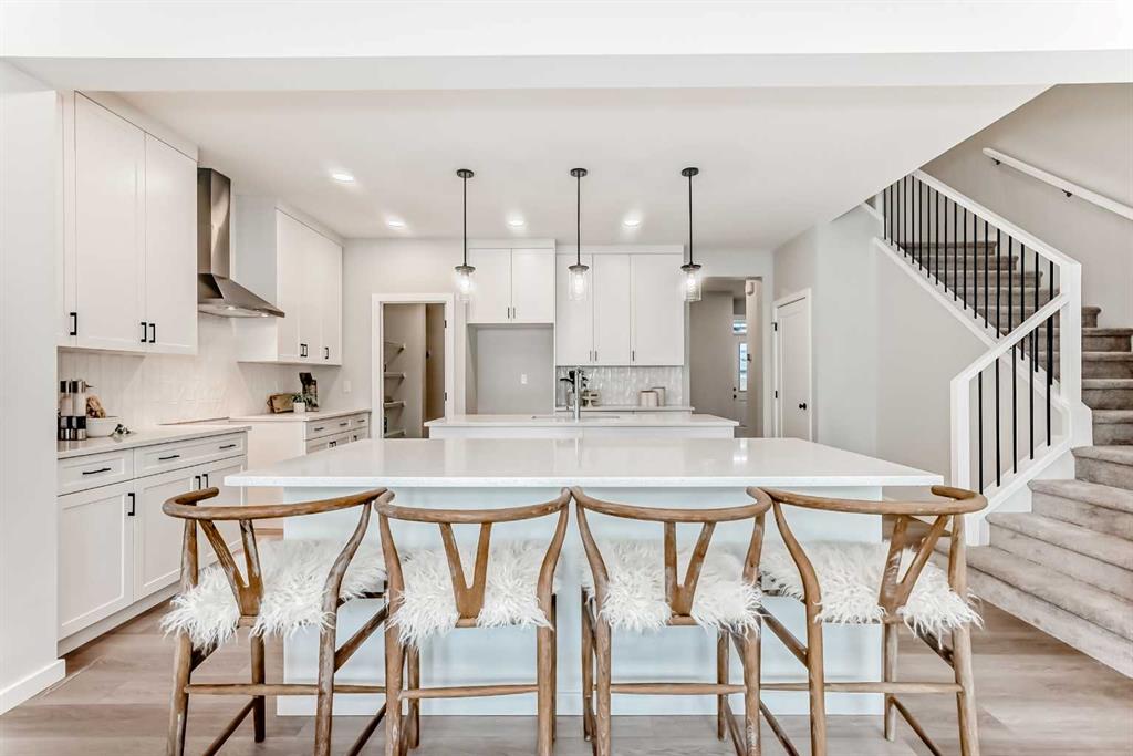 Picture of 50 Walgrove Bay SE, Calgary Real Estate Listing