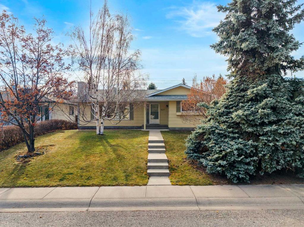 Picture of 827 Lake Emerald Place SE, Calgary Real Estate Listing