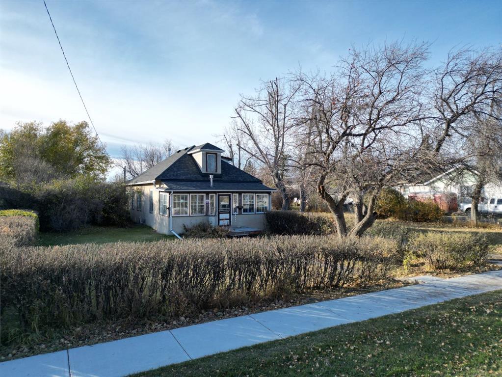 Picture of 2111 26 Avenue , Nanton Real Estate Listing