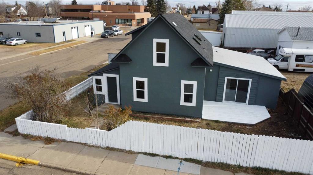 Picture of 306 1 Street W, Hanna Real Estate Listing