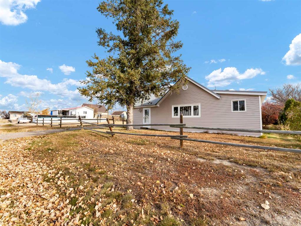 Picture of 17 2 Street W, Schuler Real Estate Listing