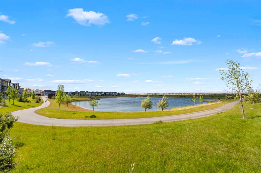 Picture of 292 Savanna Drive NE, Calgary Real Estate Listing