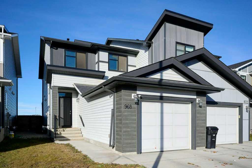Picture of 968 Seton Circle SE, Calgary Real Estate Listing