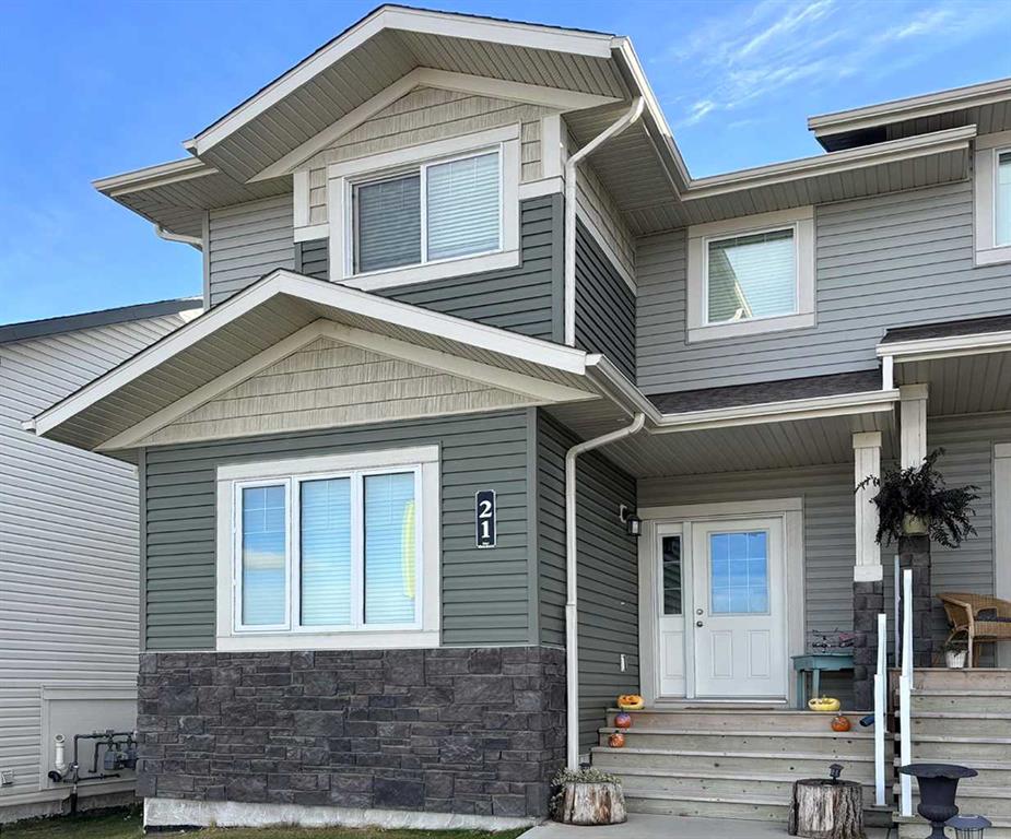 Picture of 21 Crestview Boulevard , Sylvan Lake Real Estate Listing
