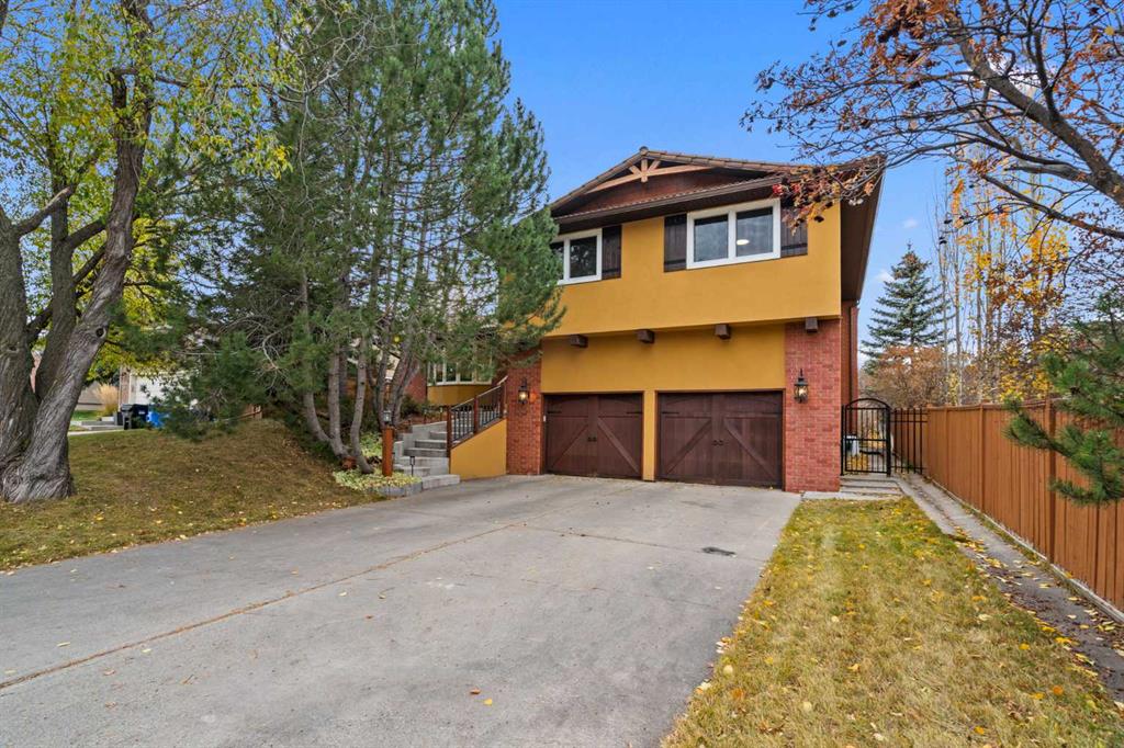 Picture of 124 Canterbury Drive SW, Calgary Real Estate Listing