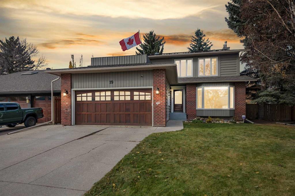 Picture of 19 Deermoss Place SE, Calgary Real Estate Listing
