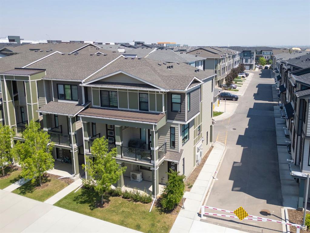 Picture of 19640 40 Street SE, Calgary Real Estate Listing