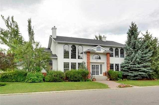 Picture of 175 Pumpvalley Court SW, Calgary Real Estate Listing