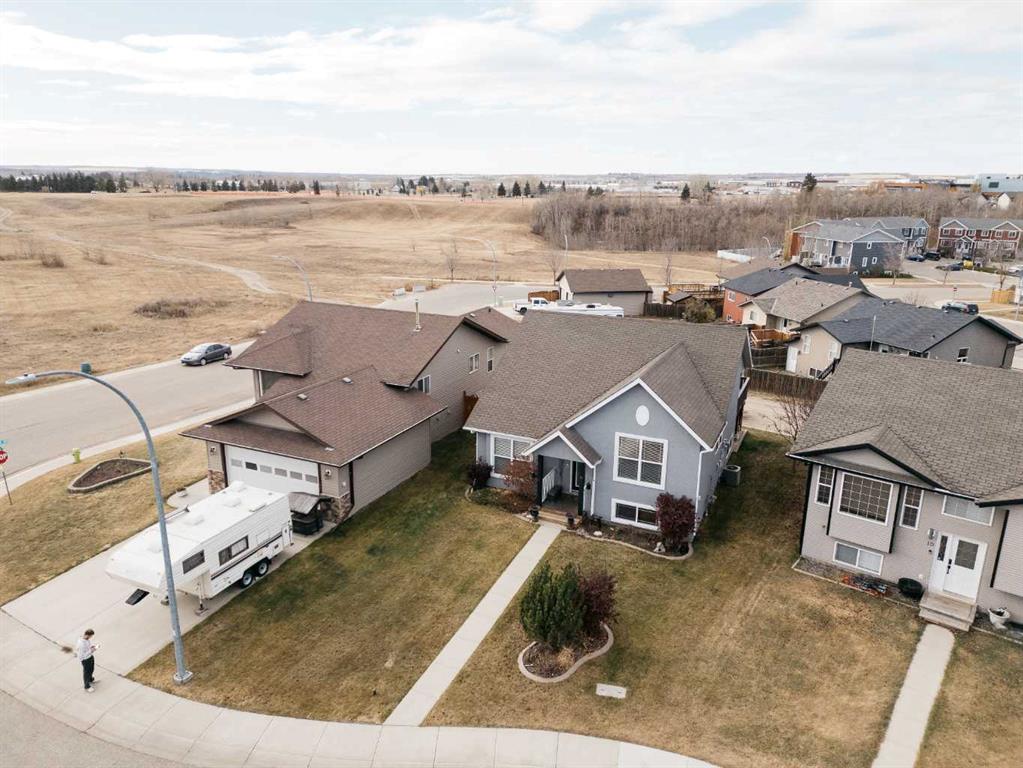 Picture of 6 Rolling Hills Bay , Blackfalds Real Estate Listing